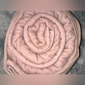 QUINCE Organic Airy Gauze Box Quilt in Fig King Size - New In Bag